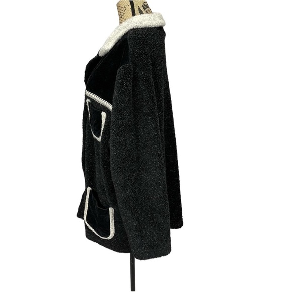 Sisko and Co. Black and White Teddy Sherpa Style Coat - Picture 8 of 12